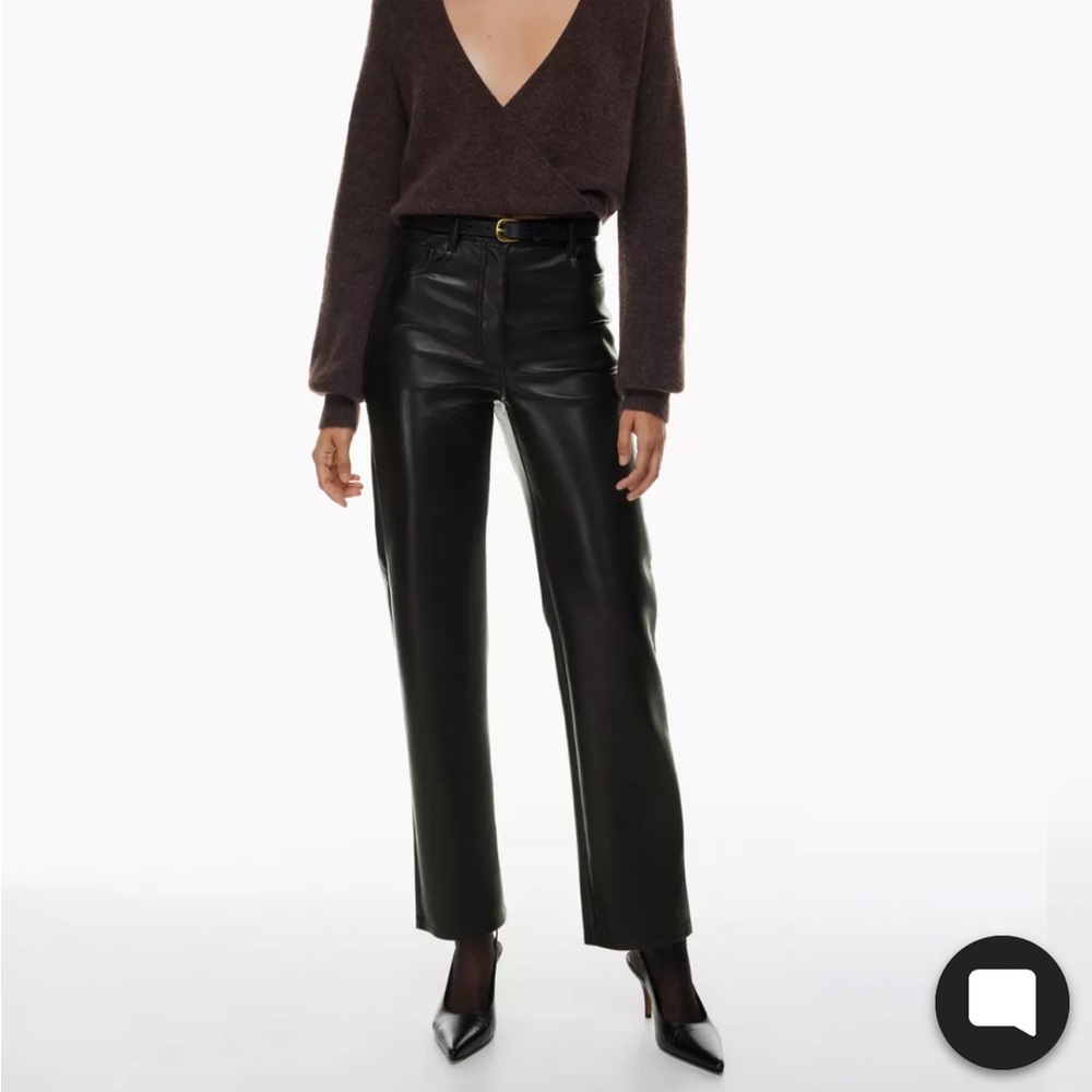 Aritzia Wilfred Melina size 6 short in black